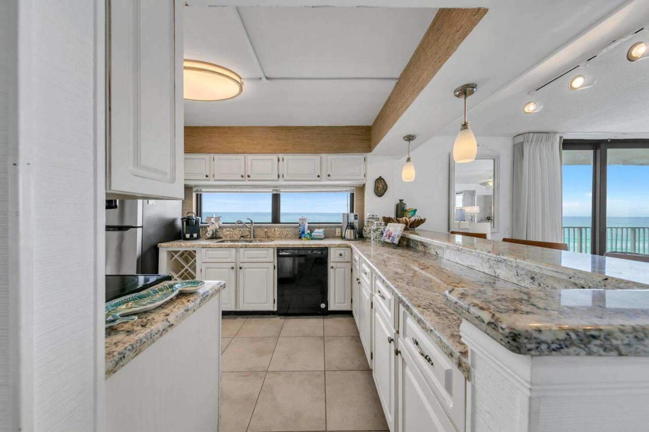 Mainsail 131 - Beachfront 2Br With Free Seasonal Beach Service Destin Bagian luar foto