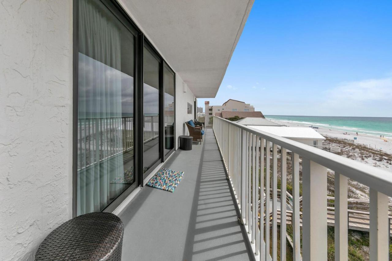 Mainsail 131 - Beachfront 2Br With Free Seasonal Beach Service Destin Bagian luar foto