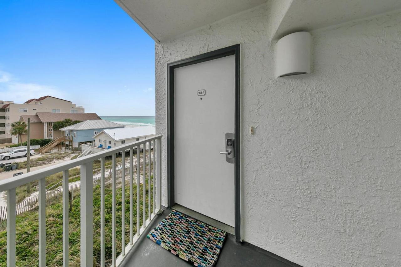 Mainsail 131 - Beachfront 2Br With Free Seasonal Beach Service Destin Bagian luar foto