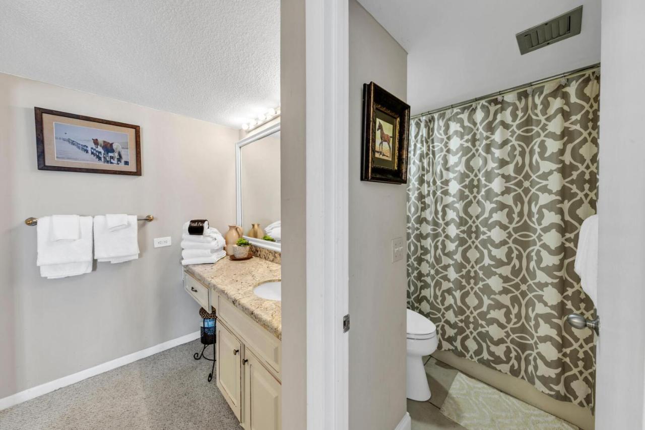 Mainsail 131 - Beachfront 2Br With Free Seasonal Beach Service Destin Bagian luar foto